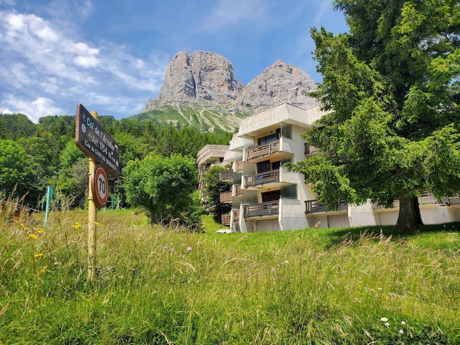 Appartement Col De L'Arzelier Chateau-Bernard Bagian luar foto